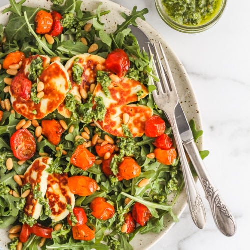 Roasted Tomato, Arugula and Halloumi Salad with Pesto - Cooking in my Genes